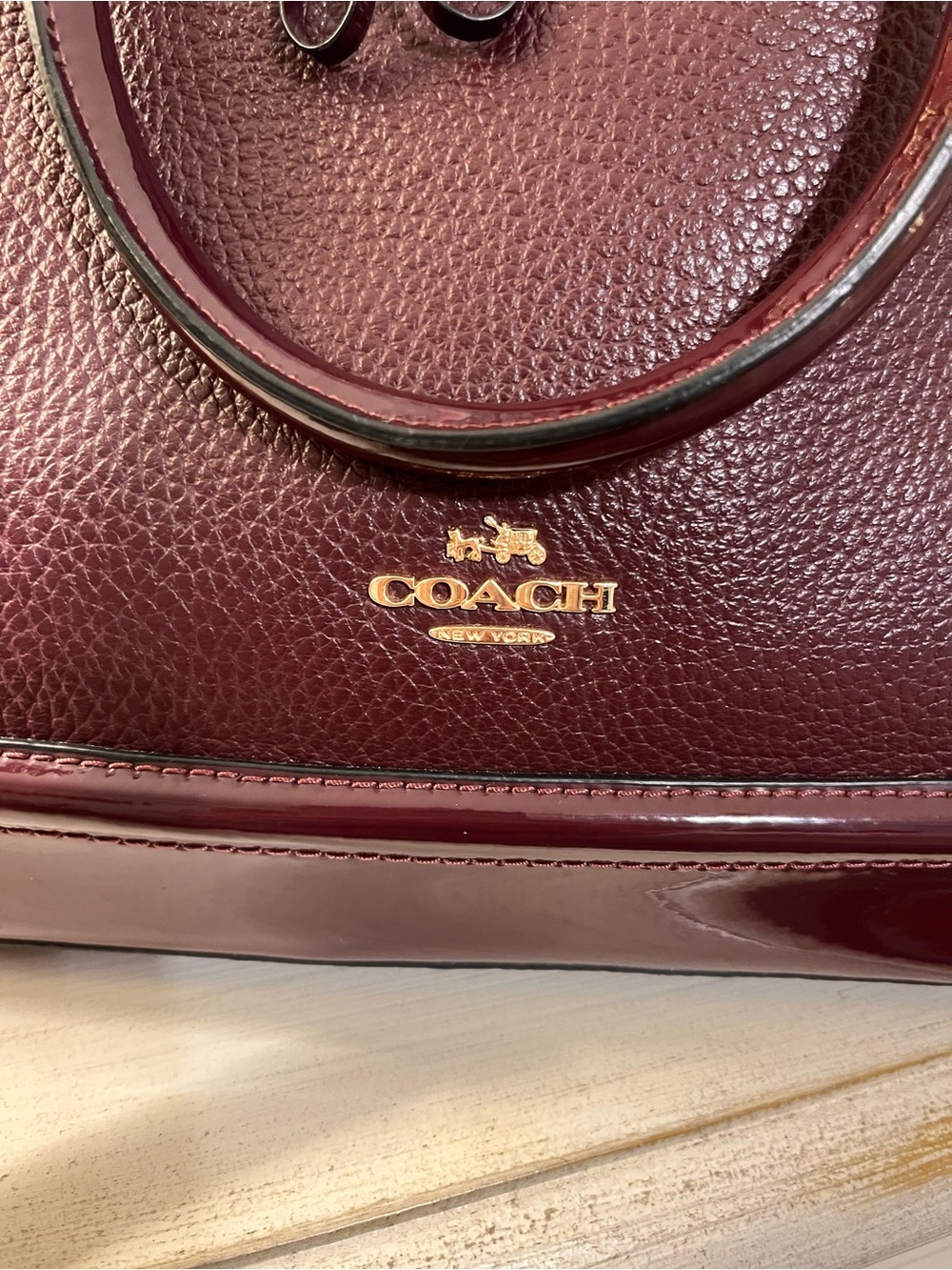 Coach Sierra Satchel Pebbled and Patent Leather in Oxblood Excellent Condition - Picture 6 of 12
